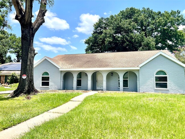 Building Photo - 9626 Hearthwood Dr