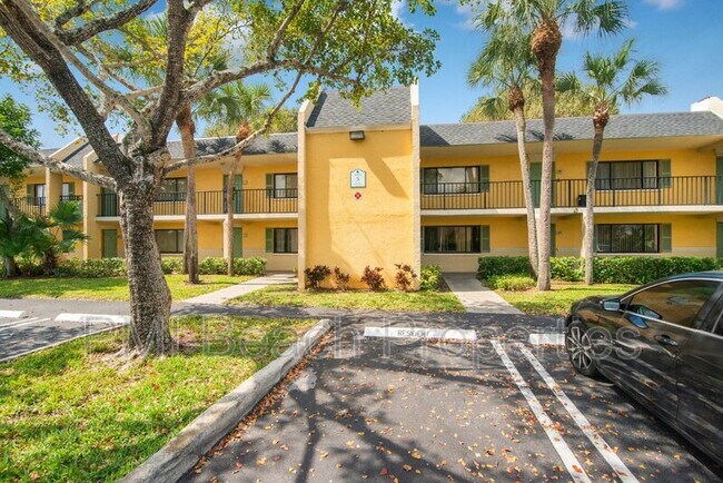 Foto del edificio - 516 Meadows Cir