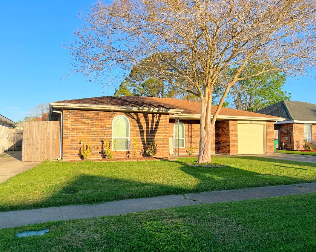 Primary Photo - 3112 Gatt Dr