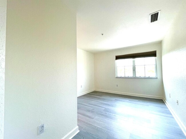 Building Photo - 1119 Shoma Dr