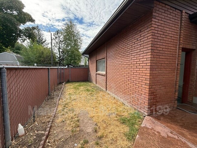 Building Photo - 2394 E 4500 S