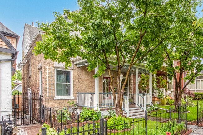 Photo - Gorgeous City Park Gem! House