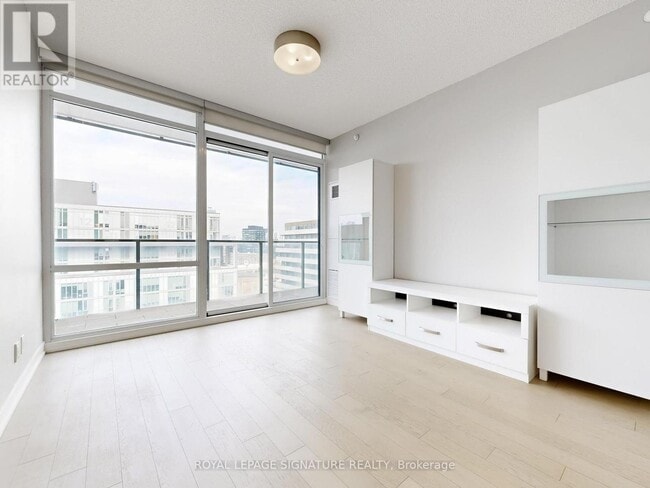 Photo du bâtiment - 455 Front St E