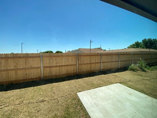 Building Photo - 5204 Oakwood Villa Ct