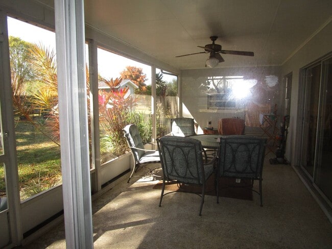 Foto del edificio - 2641 Greenacre Dr