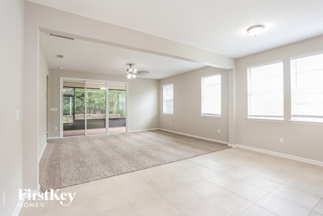 Building Photo - 1532 Oldenburg Dr