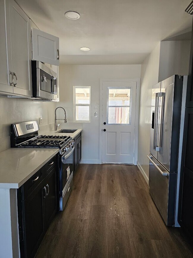 Foto del edificio - 873 Riverlawn Ave