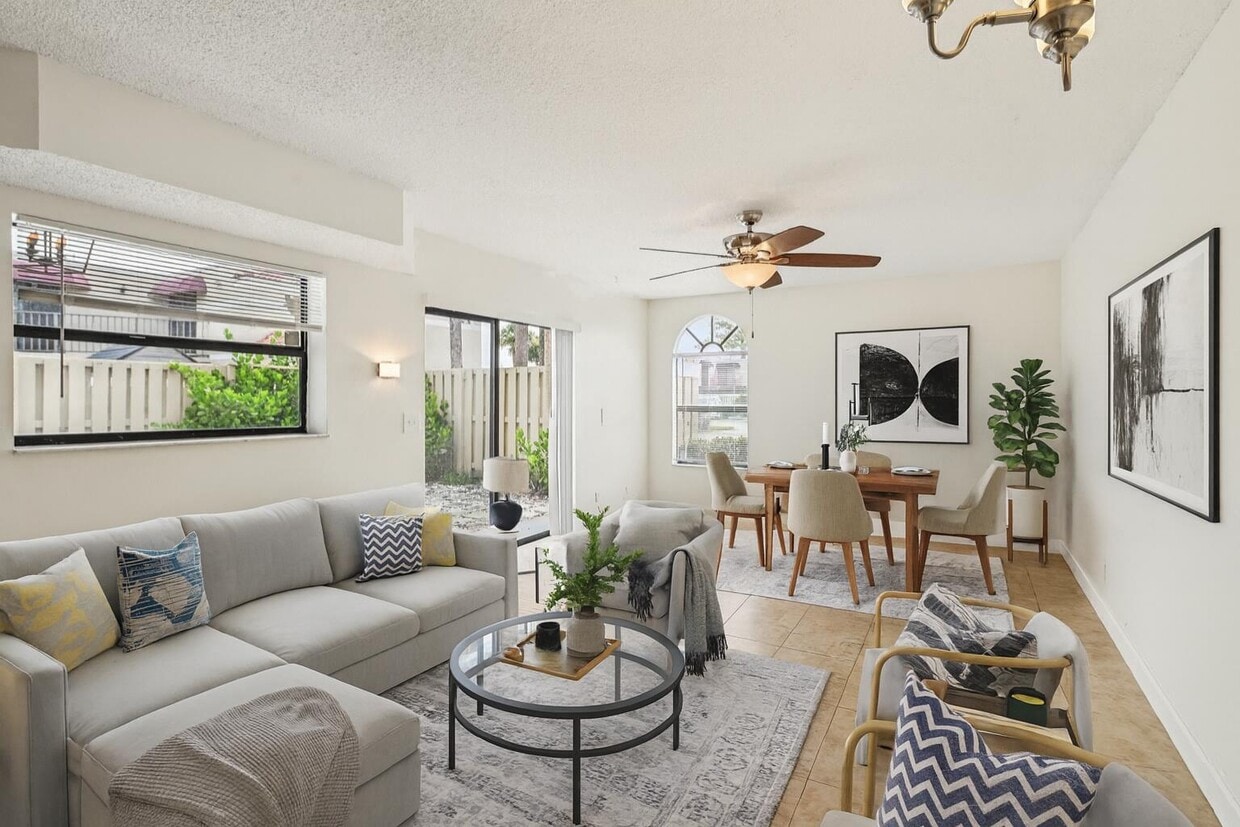 Foto principal - 4075 Village Dr