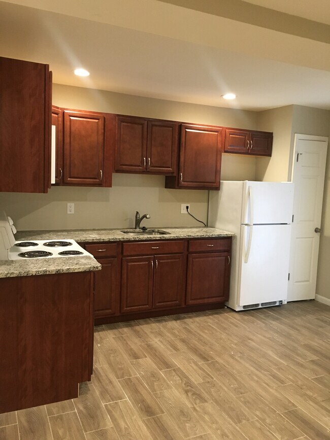 Cocina - 868 Bellevue St SE