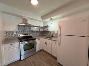 Building Photo - 158-162-162 Water St