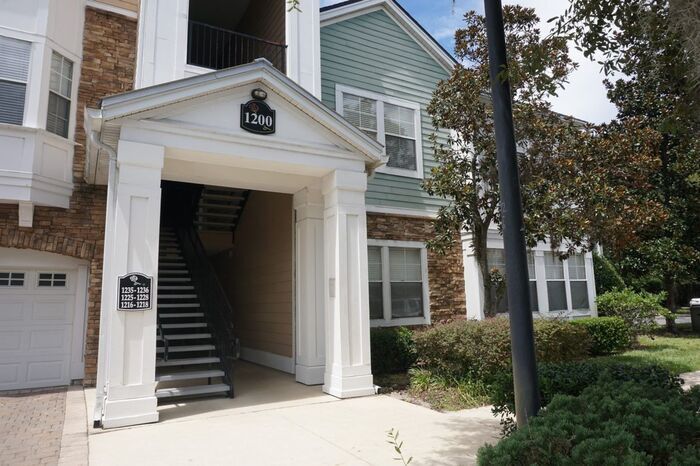 Foto principal - 3 bedroom 2 bathroom with loft
