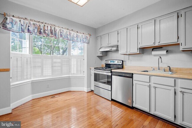 Building Photo - 7 Powhurst Ct