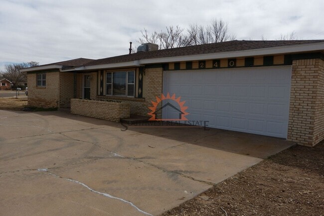 Building Photo - Spacious 3 bedrooms 2 bath family home.