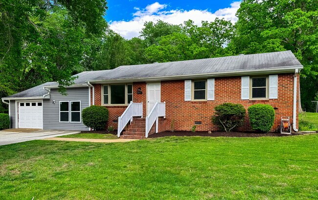 Foto del edificio - 10511 Lunswood Rd