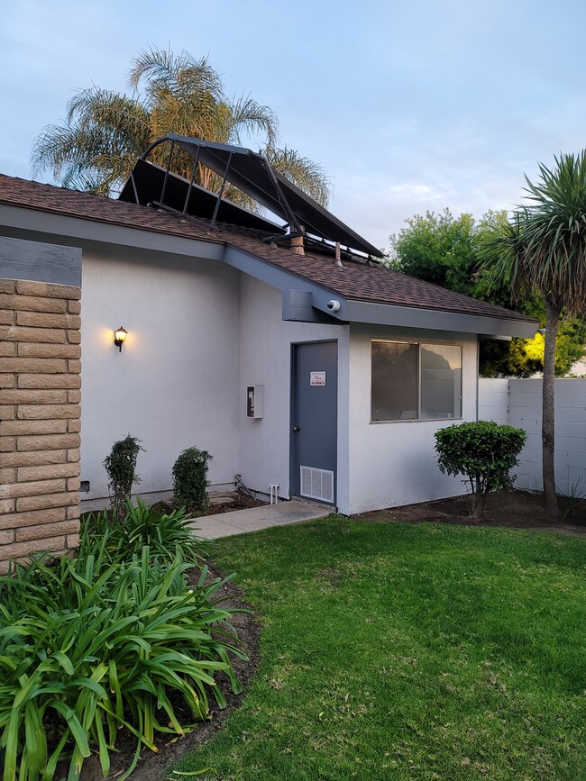 Foto del edificio - 105 N Stanford Ave