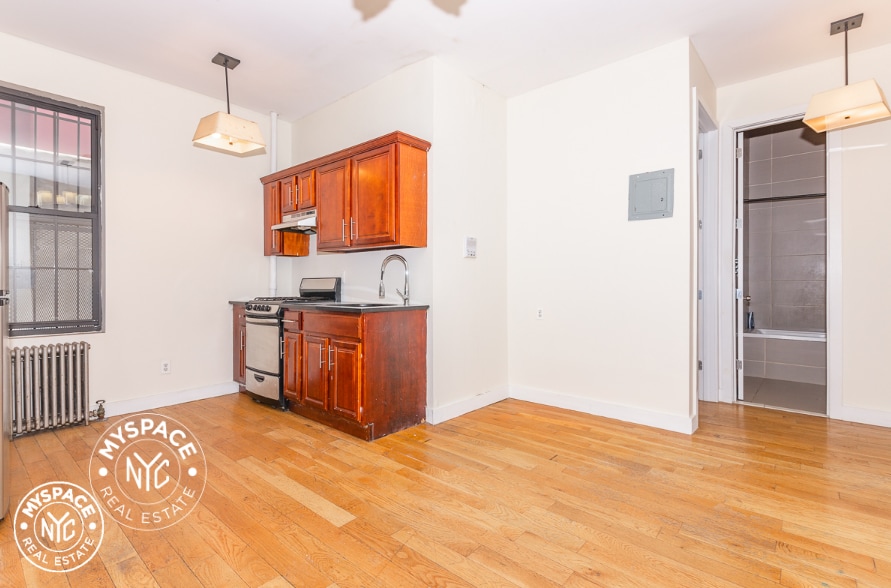 Primary Photo - 1375 Greene Ave
