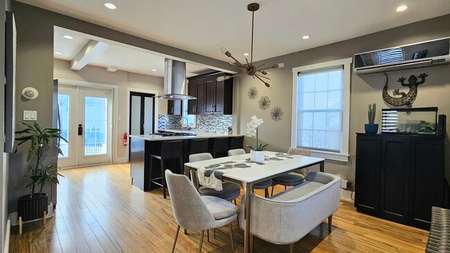 Building Photo - 55 Lakeview St