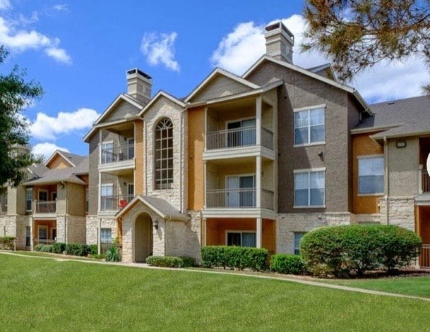 Building Photo - 2811 La Frontera Blvd