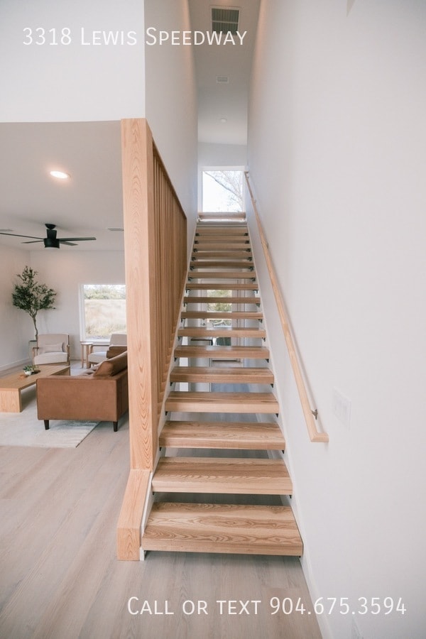 Building Photo - 3318 Lewis Speedway