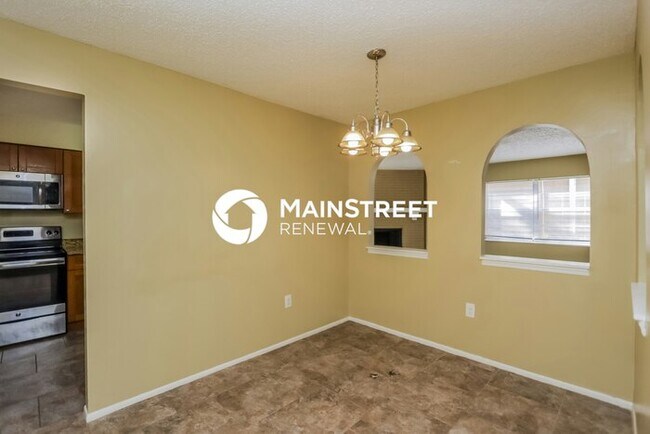 Foto del edificio - 3 Bedroom Pet-Friendly Home in Lakeland, FL with Main Street Renewal