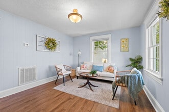 Building Photo - 403 Polk St