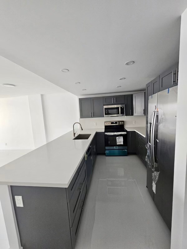 Building Photo - 3800 S Ocean Dr