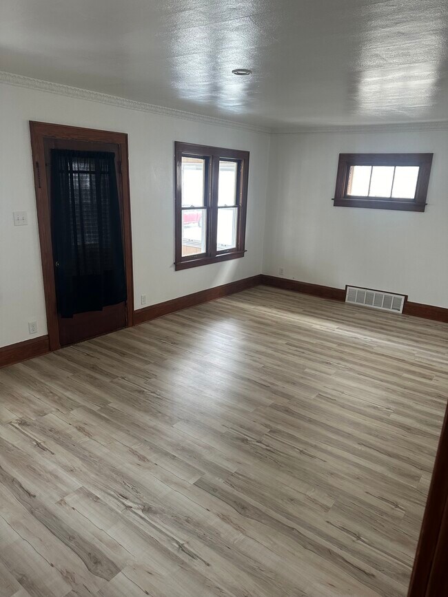 6513 W Mitchell St, West Allis, WI 53214 House Rental in West Allis