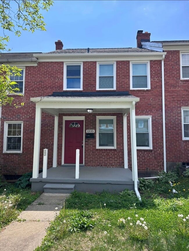 Building Photo - 4 Bedrooms 2 Bathrooms, 21239