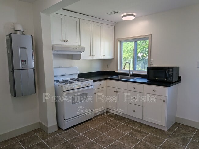 Building Photo - 3477 E Bonner Dr