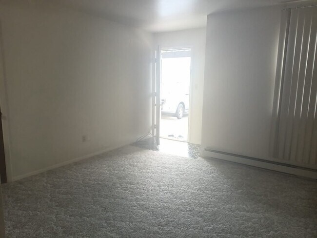 Foto del edificio - 655 Portis St