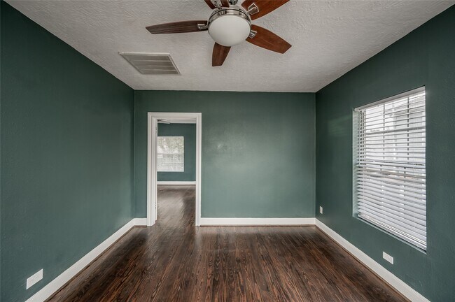 Foto del edificio - 4204 Lovejoy St