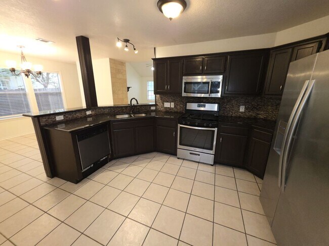 Foto del edificio - 1600 Hollow Tree Blvd