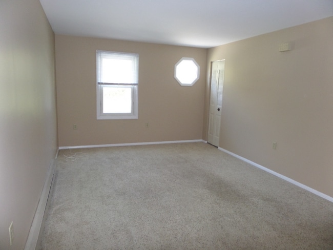 Building Photo - 4521 Linden Ave