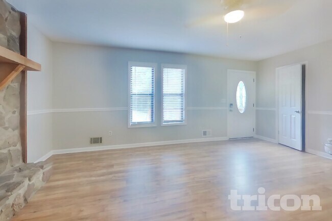 Foto del edificio - 134 Little Brook Dr