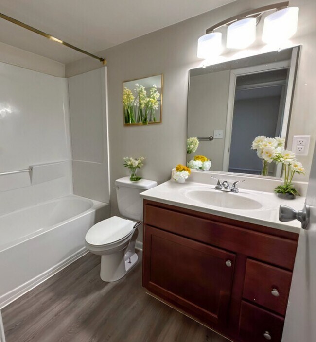 Foto del edificio - 5312 Justin Ct