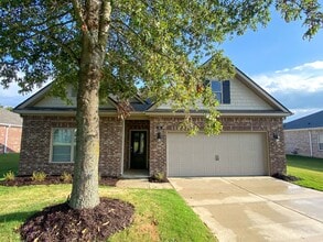 Building Photo - 85 Meadowland Ln