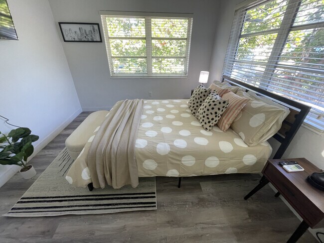 Building Photo - 2635 SW 24th Ave