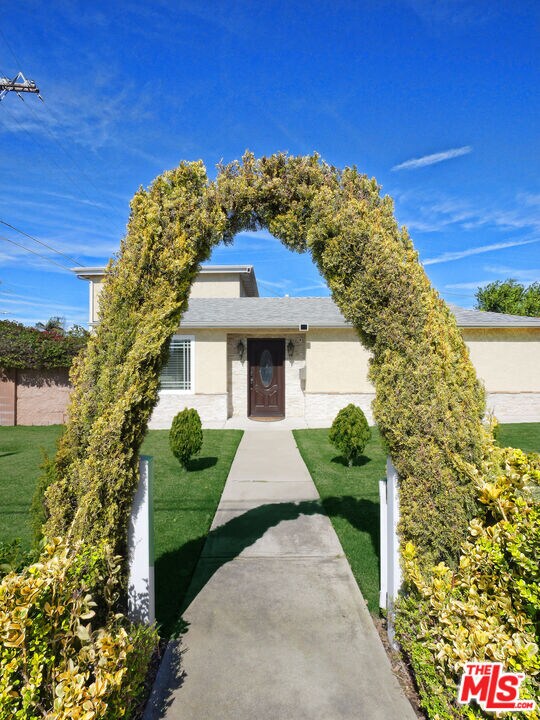 Foto del edificio - 2501 Ralston Ln