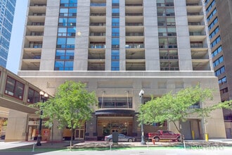 Building Photo - 200 N Dearborn St