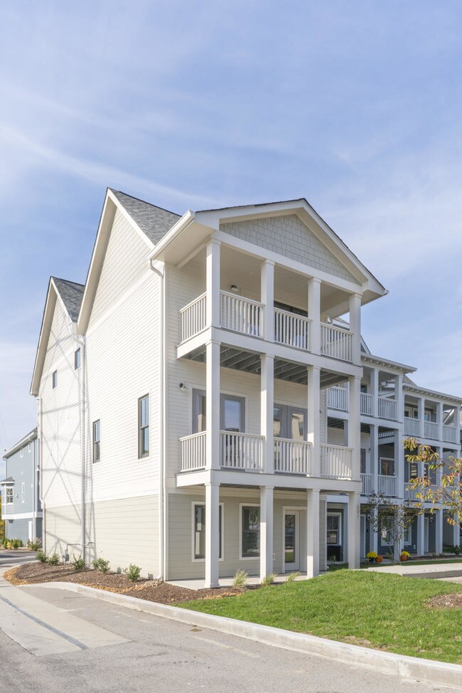 Building Photo - 691 Mariner Way