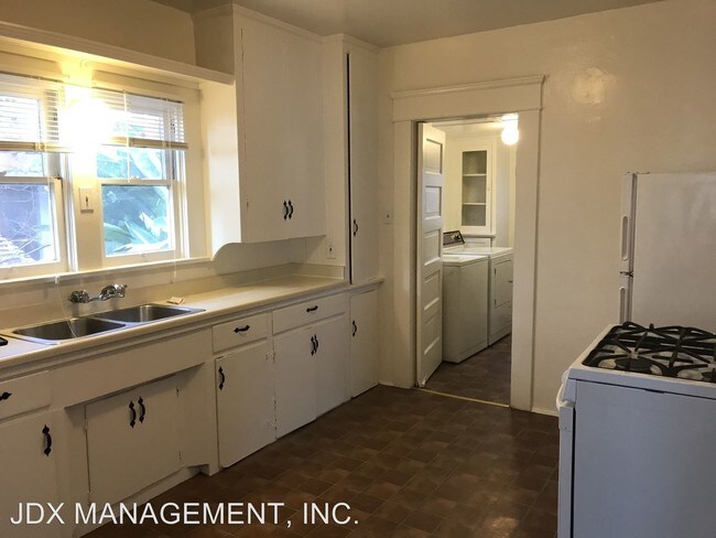 Building Photo - 2 br, 1 bath House - 2962 LAUREL ST