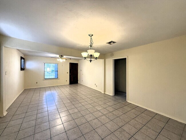 Foto del edificio - 1800 SW 15th St