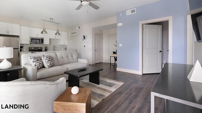 Building Photo - 2220 W First St