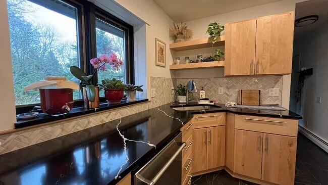 Foto del edificio - 3470 Leflore Ct