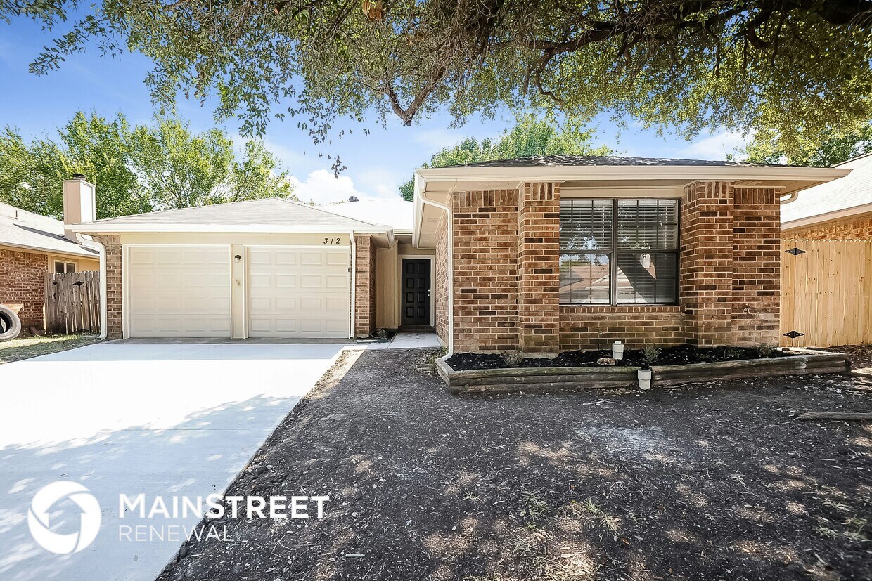 Foto principal - 312 Valley Spring Dr