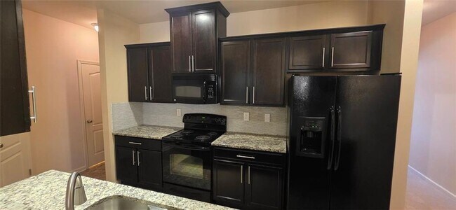 Building Photo - 3912 Brockenhurst Dr