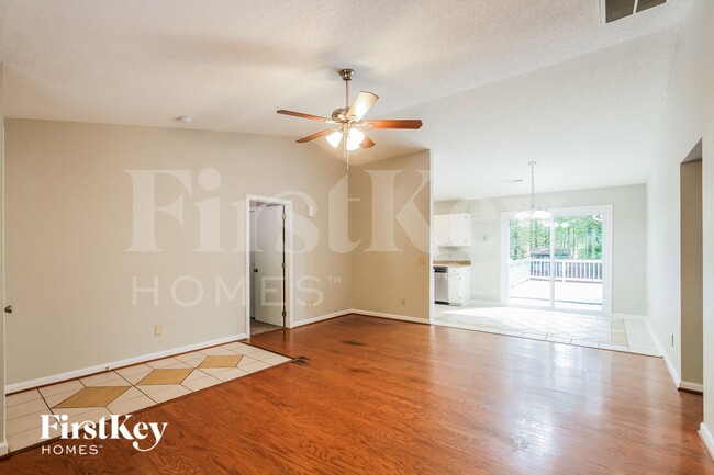 Foto del edificio - 110 Waderich Ln