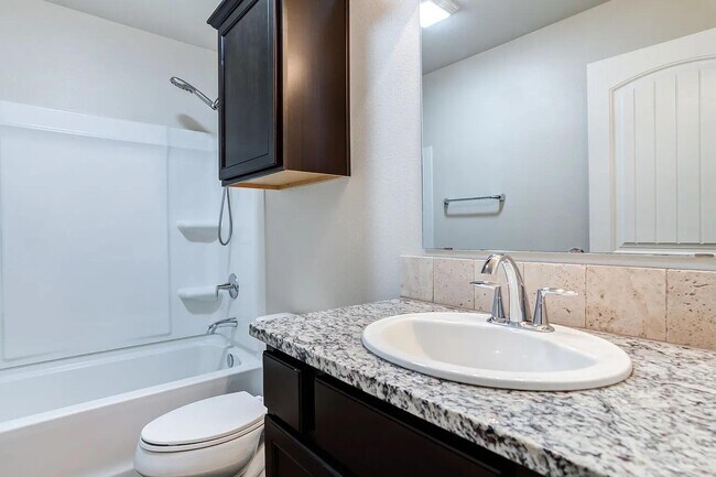 Foto del edificio - 13813 Uvalde Ave