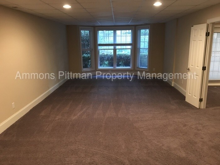 Building Photo - 1845 Torrington St