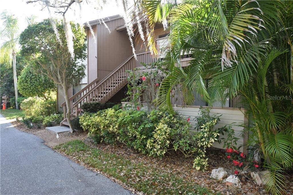 Primary Photo - 1687 Brookhouse Cir